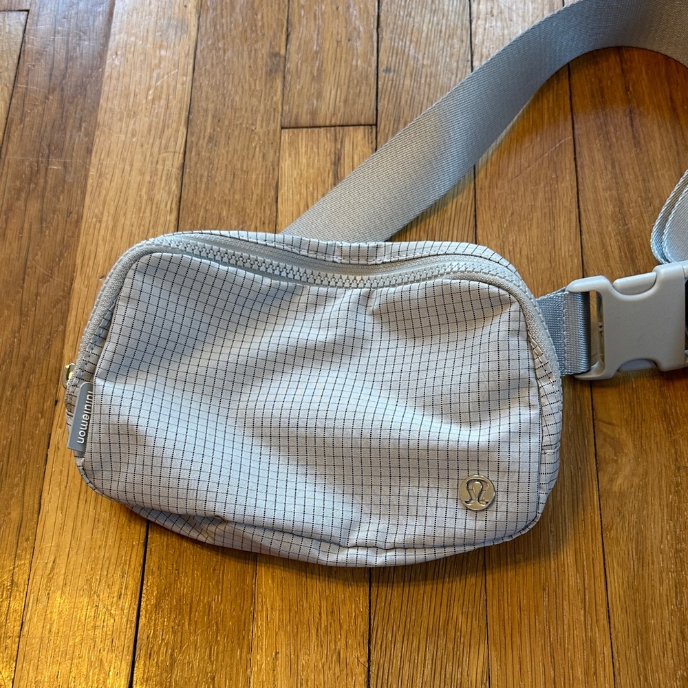 lululemon athletica Grid Pattern Belt Bag